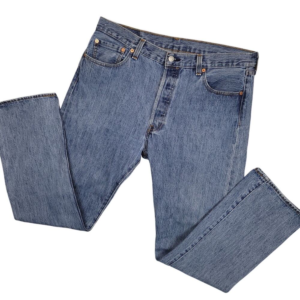 Vintage Levi's Men's 501 Button-Fly Jeans 36x32 Straight Leg Medium Wash Blue